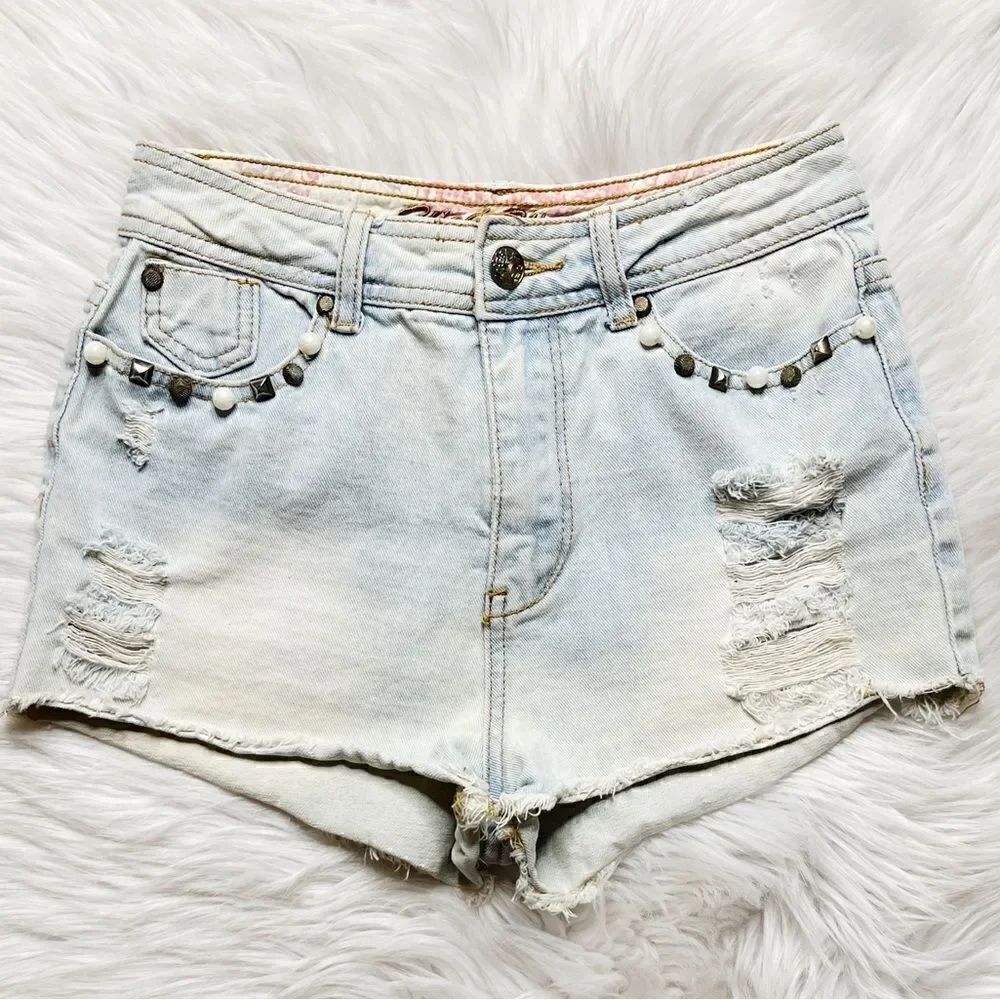 Denim Co. High Waist Embellished Cut Off Denim Shorts Light Wash Size Small